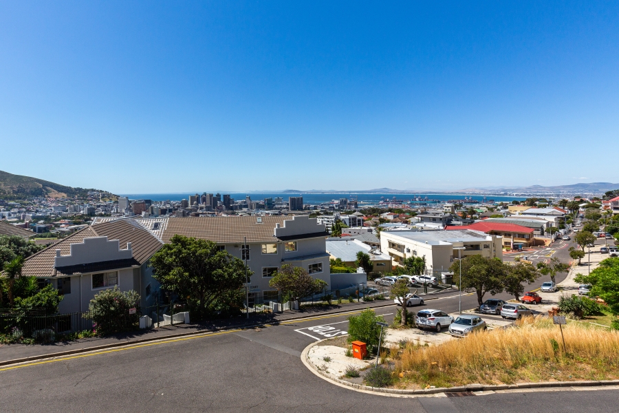 To Let 2 Bedroom Property for Rent in Vredehoek Western Cape